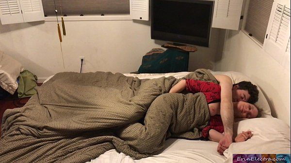 Raptor reccomend step mom shares bed step son